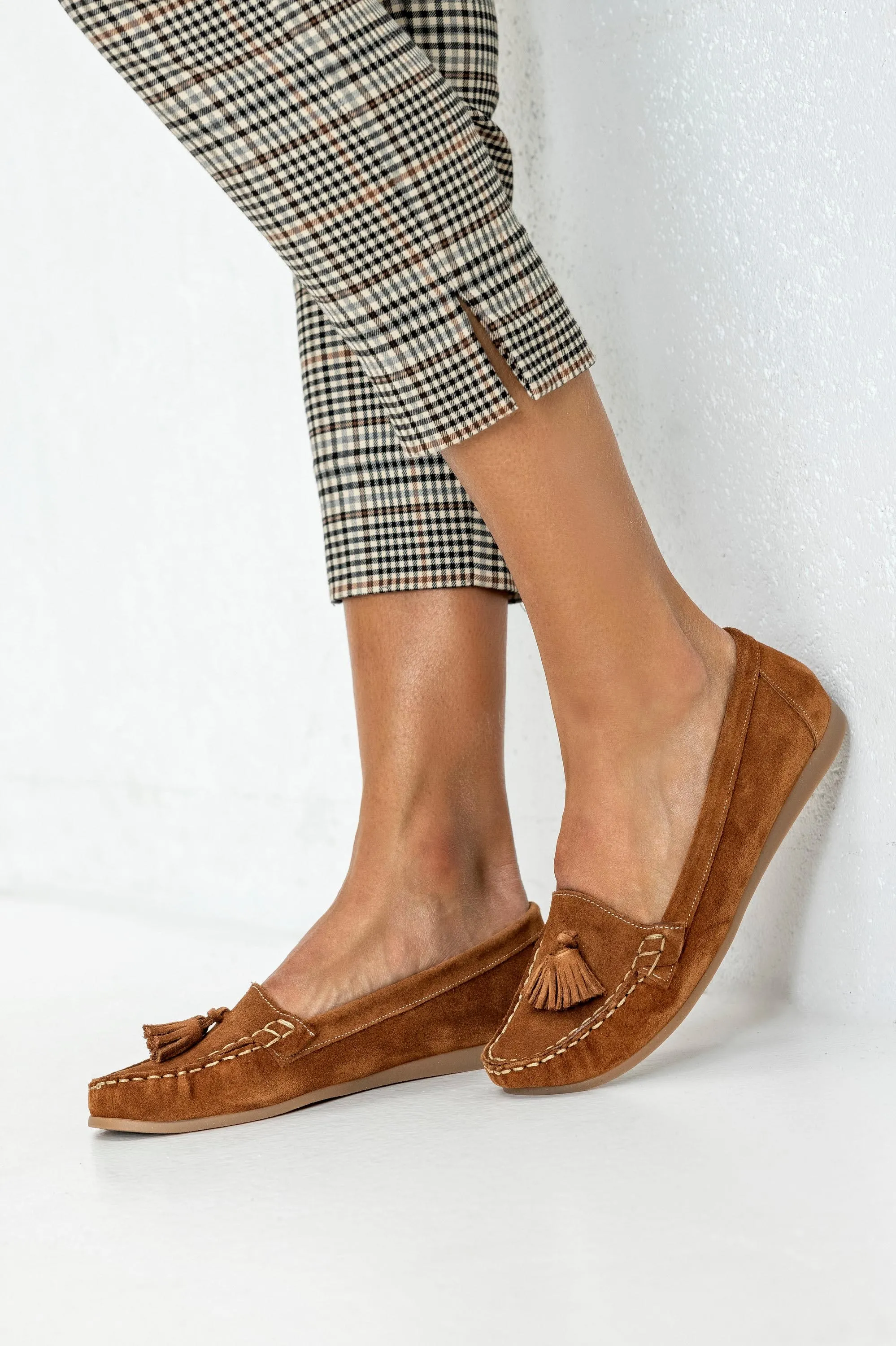 Leather suede moccasin with tassels